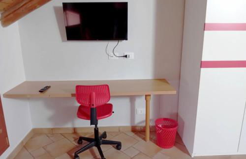 Casa Happy - La mansarda del sorriso con parcheggio privato a Valcorrente - Foto 5