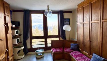 Studio cosy 4 pers, à APOLLO - Pied des pistes - SkiOpied, Casier à skis - Parking Gratuit - Domaine des Sybelles - Foto 4, wardrobe