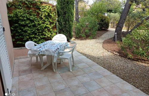 Anduze Gîte Les Lauriers au "Petit Clos des Cigales" - Foto 7