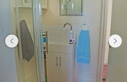 Stunning sea view beach front bungalow Bacton - Photo 3