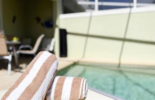 Stylish 3-BR with Private Pool & Conservation View - Foto 32