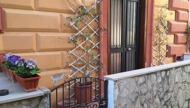 Casa Parthenope, a window on the sea - Photo 2