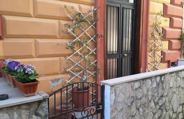 Casa Parthenope, a window on the sea - Photo 2