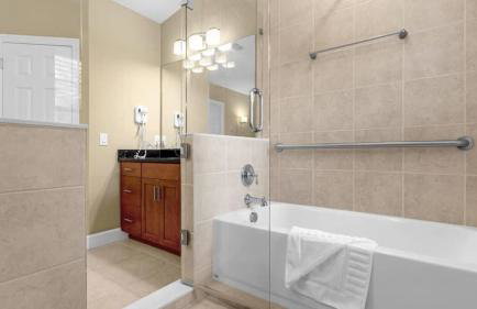 Sunny Summer Magic - Stay in TownHome by Disney - Foto 27