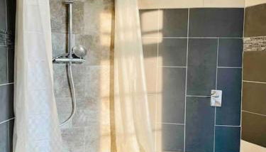 Castle View Living 1 - Best Apartment in Weilburg - Photo 5, Shower