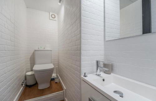 3min Walk Malasana - Trendy Cafes and Tapas Street - Photo 18