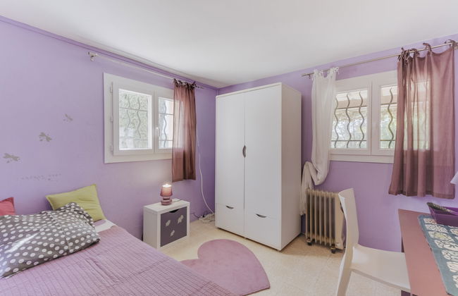 4 bedroom House in Ceyreste with private pool and garden - Photo 16