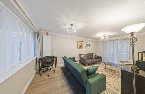 Long-short-stay Medway home with parking, WiFi &pool table - Foto 20