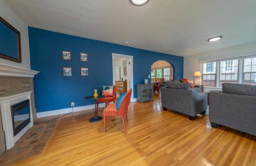 Parkside Escape South Hill w Private ADU - Photo 5