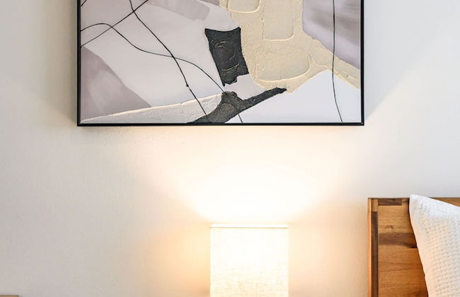 Modern Cozy Retreat Stylish Stay With Patio Parking - Foto 45