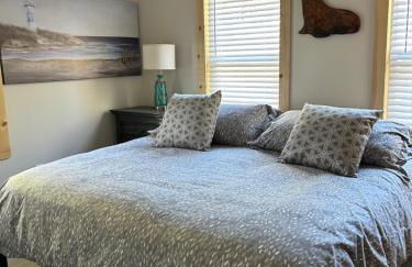 Harbor Bend House - River View in the Center of Town - Foto 17