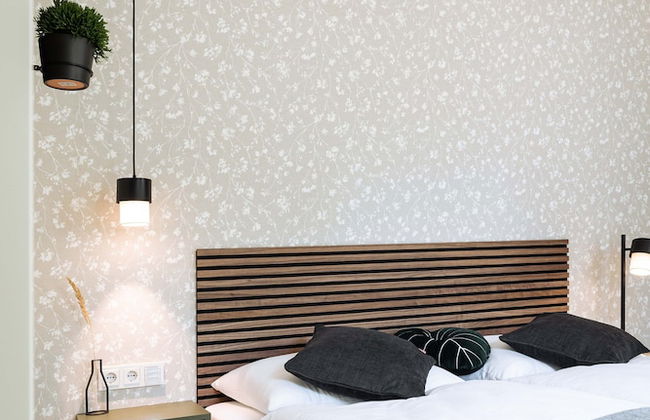 Urban Jungle Apartments - Photo 17