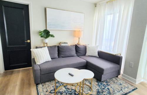 Remodeled 2BD/2BA Condo mins from Universal Studio - Foto 1