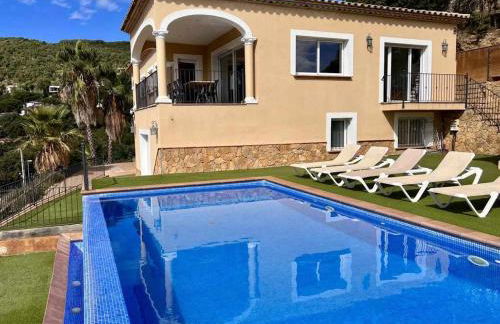 Casa Mas Ambros con piscina desbordante - Foto 4