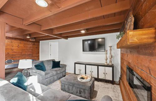 Renovated 1950s Barndominium Pet-Friendly & Modern - Foto 7