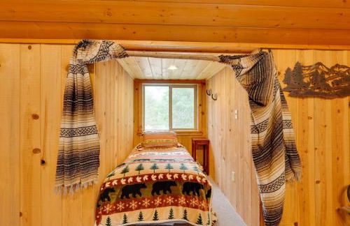 Pet-Friendly House with Deck Near Crater Lake! - Foto 66