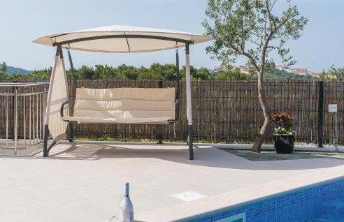 Six-Bedroom Holiday Home In Rogoznica - Foto 8