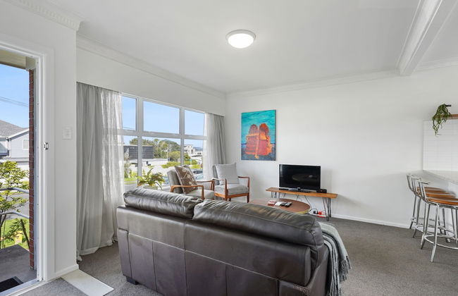 Renovated Takapuna 2BR Apt - Parking - Foto 16