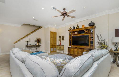 Villa Hibiscus-Waterfront-Free Heated Pool-Dock-Bikes-Other Amenities - Photo 31