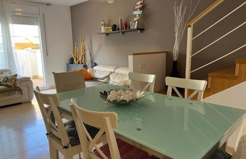 Cozy Beach House with Pool & BBQ - Foto 1