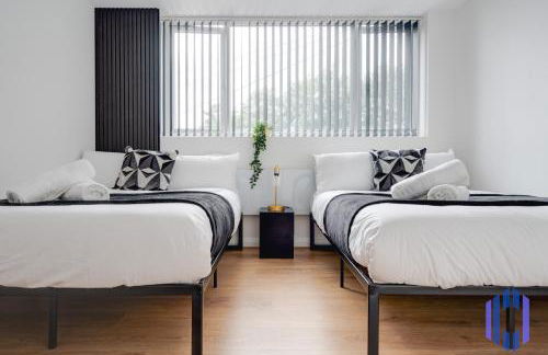 Sophisticated & Stylish Flat near Manchester Airport - Sleeps 9 - Foto 3