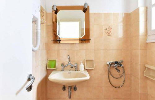 Hara Studios and Apartments - Photo 32