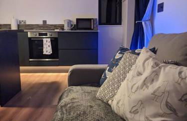 Modern cosy apartment walking distance to many cove beaches and coast path walks as well as the famous Helford river - Foto 16