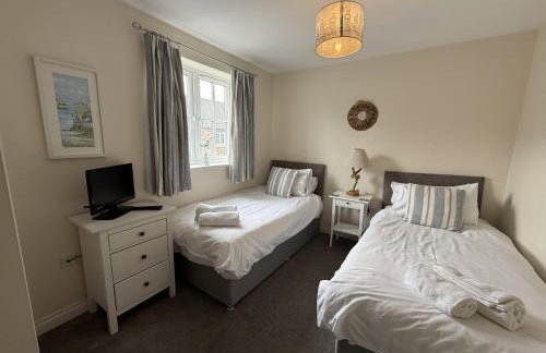 Seaside Cottage, The Bay, 2 bedrooms, patio, parking nearby, 2 dogs welcome - Foto 11
