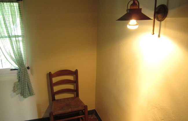 Tranquil Home With BBQ - Photo 2