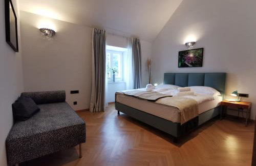 EST Villa DIOCLETIAN on Solta - luxurious villa, beachfront, private pool, outdoor BBQ, large terrace and garden, free parking - Wonderful privacy - Foto 13