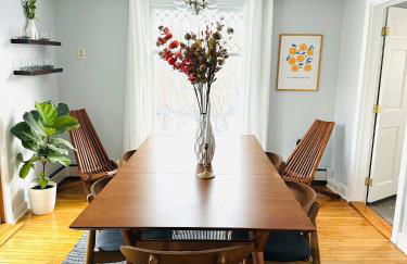 Hot Tub, 2 Blocks to Downtown Saugerties, Sleeps 8 - Foto 1