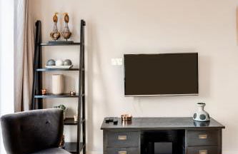 King beds apartment with en-suite, private balcony and elevator by iconic Portobello Market - Foto 36