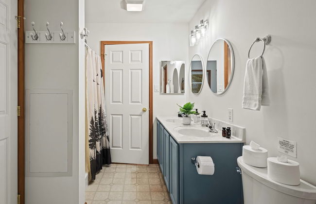 Mews Mountain House by Avantstay Walk to Beach Hot Tub Game Room - Foto 35