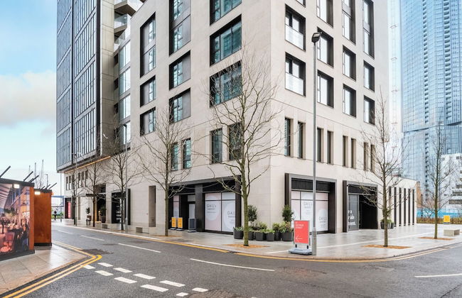 Stylish Studio Apartment With River Views in Londons Bustling Docklands - Foto 25