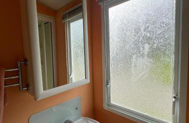 Light and Airy 2 Bedroom Mobile Home - Foto 22