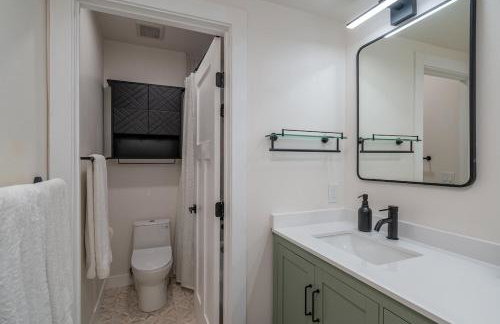 Phenomenal King, Air, Rooftop Deck, Walk to Beach - Foto 57