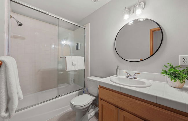 Moosetrack by Avantstay Cozy Cabin In The Of Tahoe Donner w/ Hot Tub - Foto 20