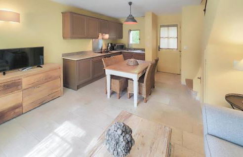 Awesome Home In Saint-Laurent-De-La-Ca With Wifi - Foto 5