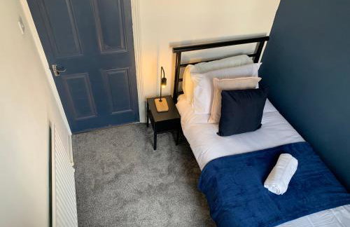 Windsor 4 - Spacious beautiful 4 bdrm maisonette nr Ncle free wifi free parking - Foto 12