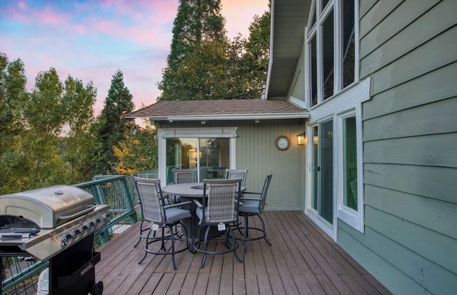 Lake Access, Game Room, Firepit, 3 Decks w/ Views Lakeview Ridge by Avantstay - Foto 29