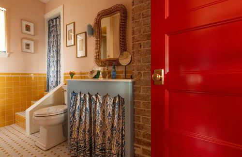 Hot Tub, 5BR2BTH in Guthrie, OK- Near EdmondOKC - Photo 14