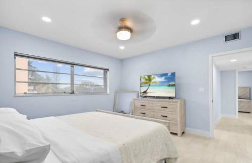 Las Olas & Beachside getaway with pool - Foto 19