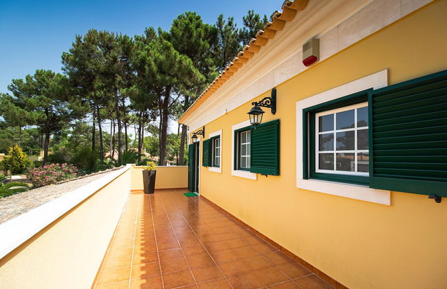 Aroeira Villa Sleeps 10 With Pool - Foto 36