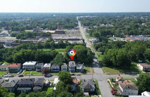 West High 3BR Private Backyard Petersburg Gem - Foto 24