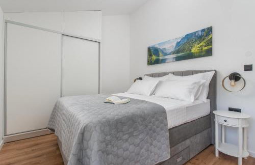 Villa Florinda with Pool and Prime Location near Split - Photo 31