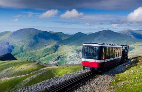 2bed Cabin w/ Parking Near Snowdonia National Park - Photo 17
