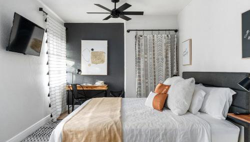 MODERN - Mins to Beach - Walk to Downtown - Free parking - Foto 3