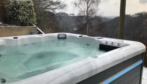 The Crest Hillside Retreat With Hot Tub - Foto 2