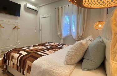 Elia Room & Garden - Photo 13