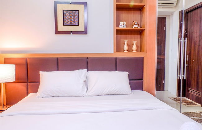 Cozy Pool View Kemang Village Residence Apartment with Direct Access to Mall - Foto 10